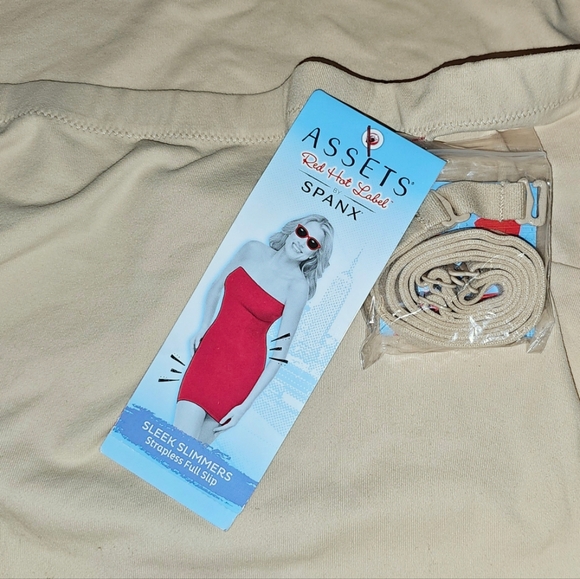 NWT Red Hot by Spanx Sleek Slimmers Strapless Full Slip - Picture 3 of 4